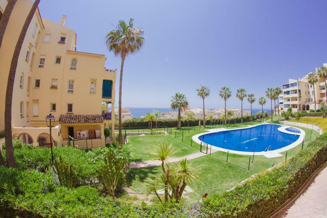 Casinomar Frente Al Mar Apartment Benalmadena Bagian luar foto